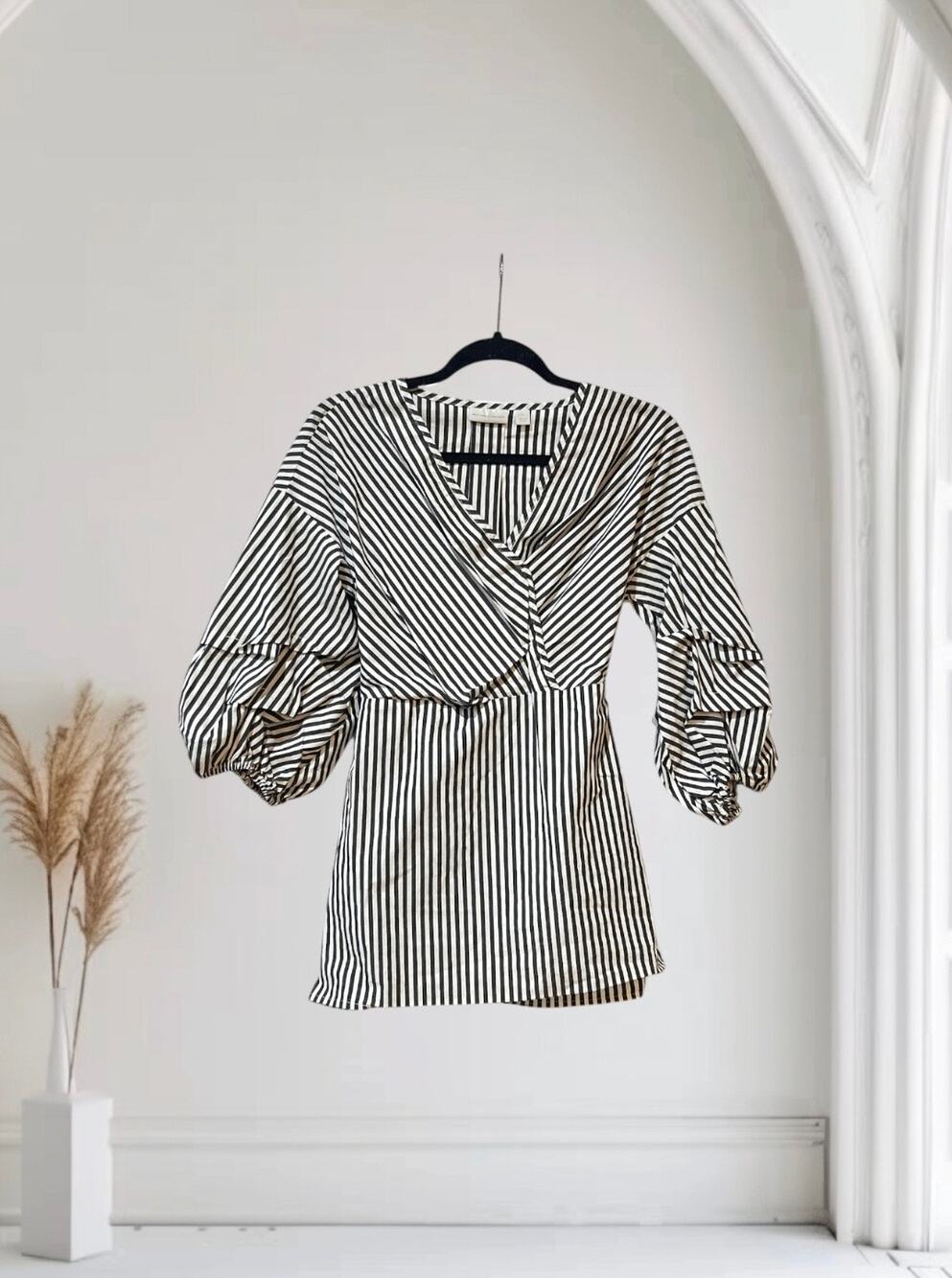 New York & Company Stripe Bishop Sleeve Surplice Neck Dress Size X Small